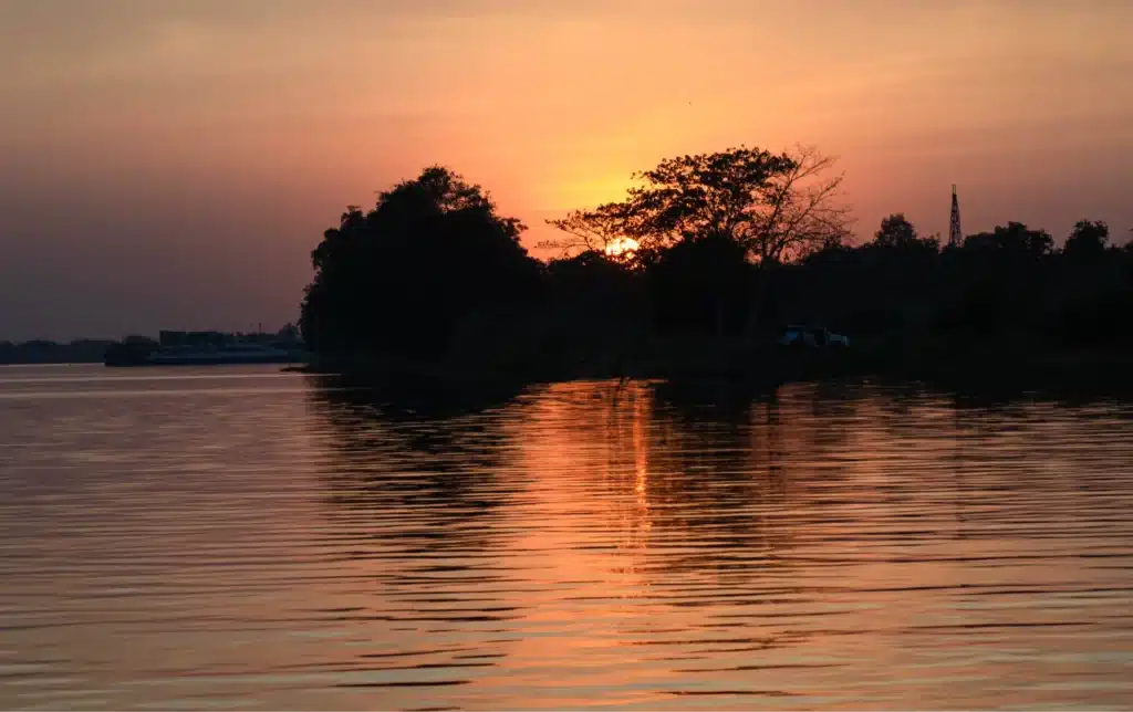 Ayutthaya Sunset Boat Tours